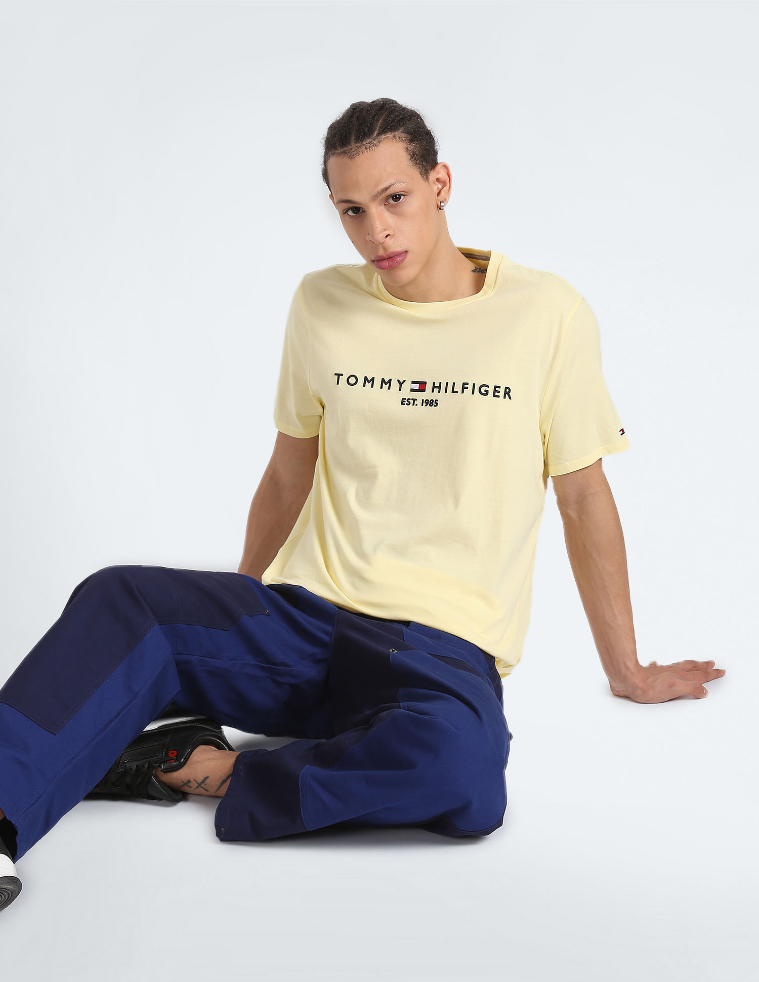 Tommy Hilfiger Logo Embroidered Regular Fit T-Shirt