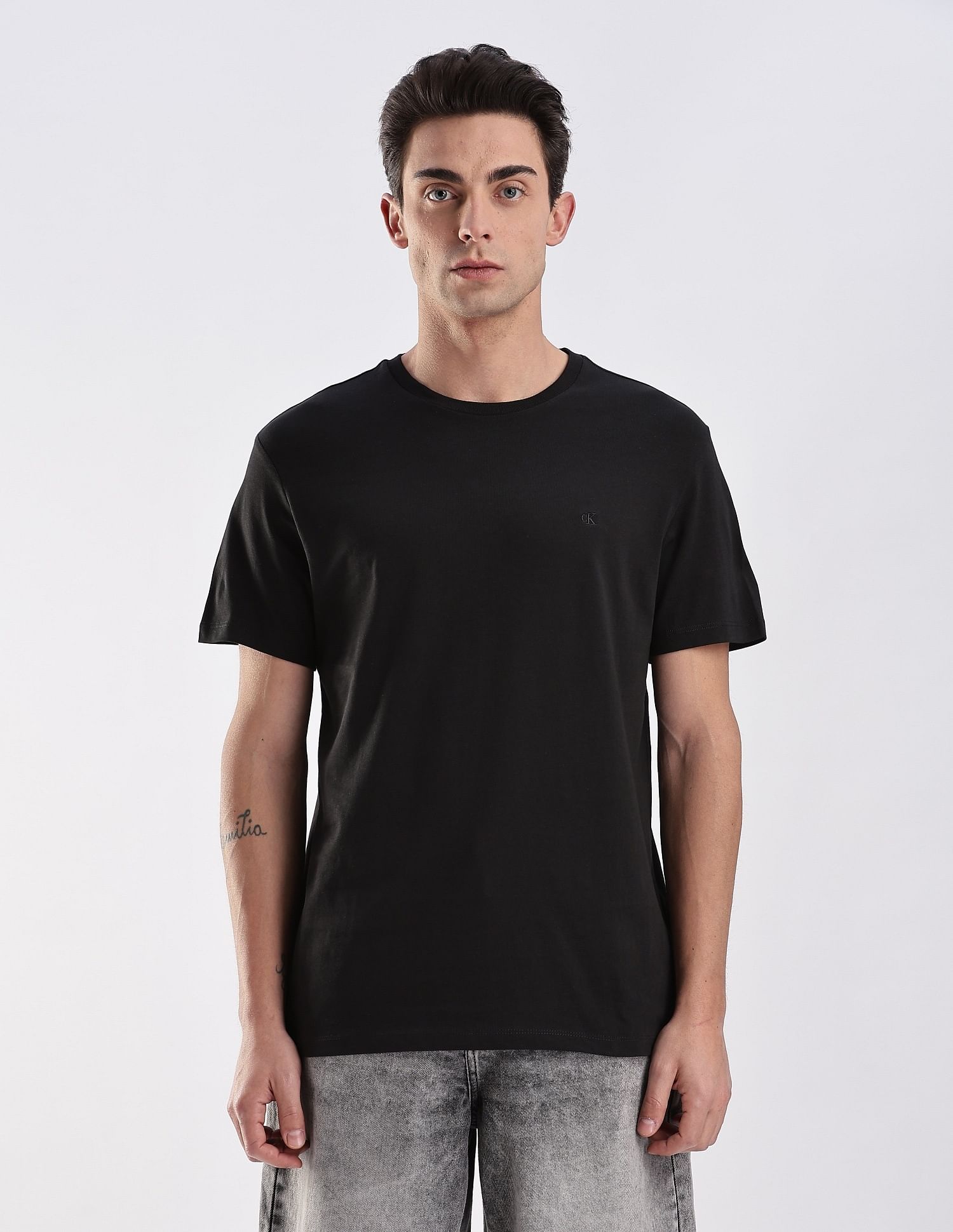 Calvin Klein Jeans Regular-Fit Solid Cotton T-Shirt