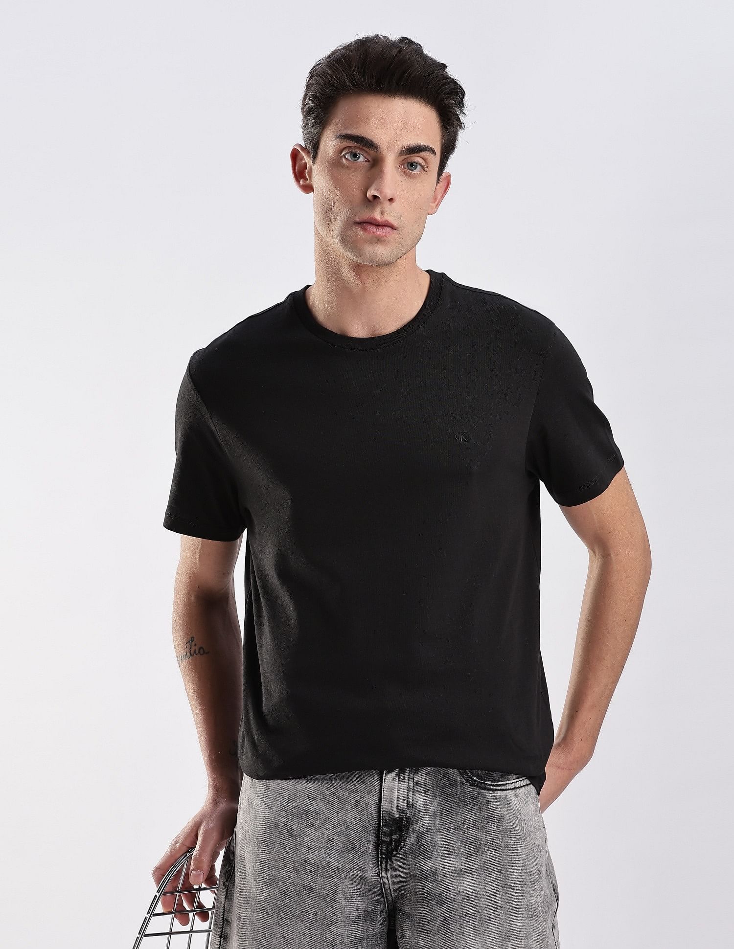 Calvin Klein Jeans Regular-Fit Solid Cotton T-Shirt