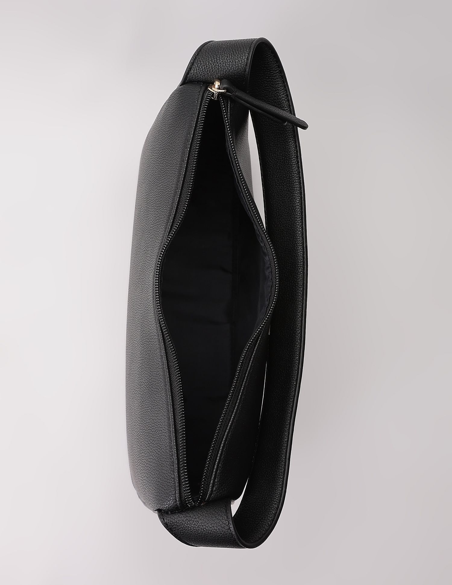 Tommy Hilfiger Solid Black Pu Shoulder Bag