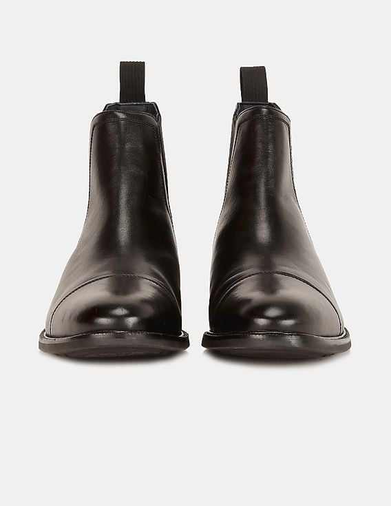 Buy Cole Haan Men Black Buckland Cap Toe Leather Chelsea  display picture 2