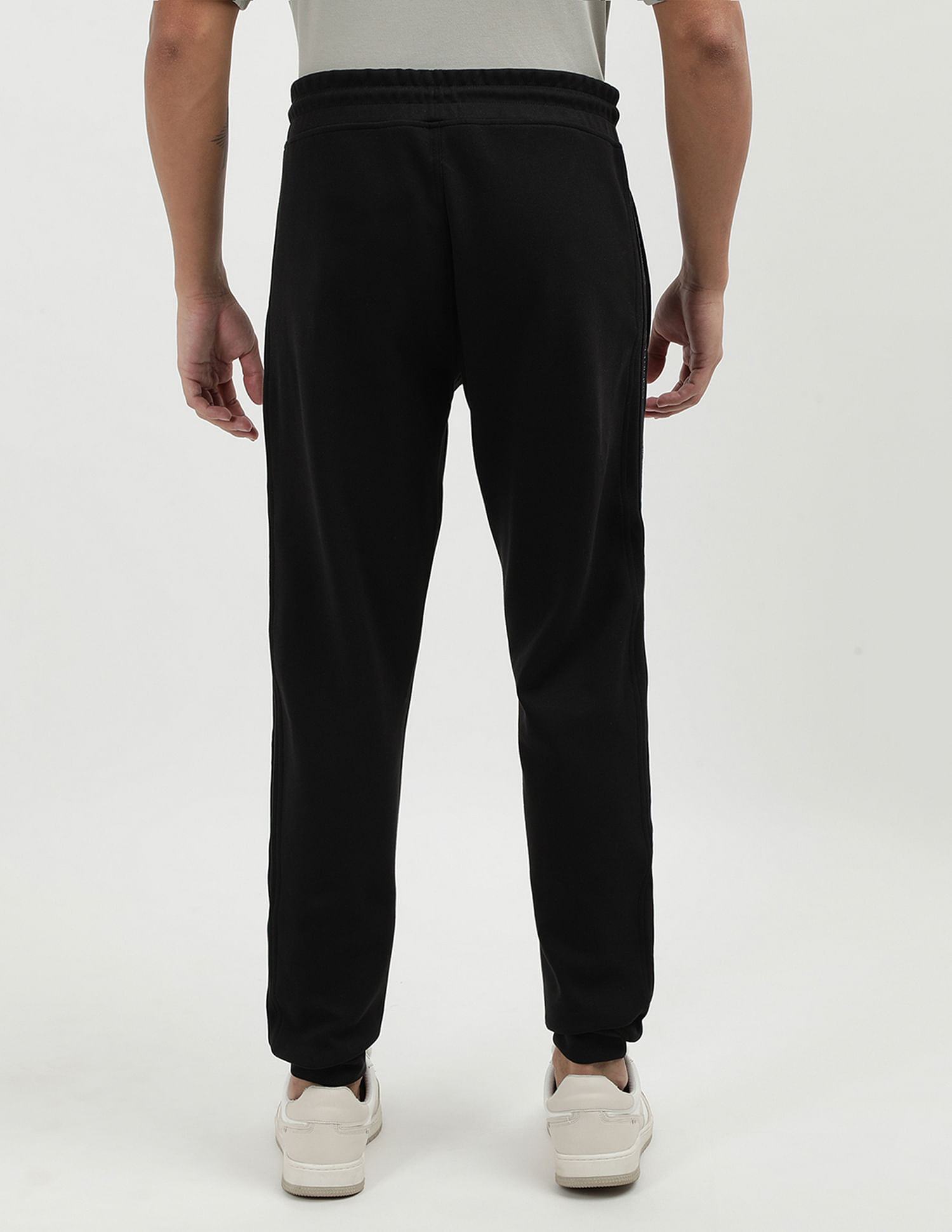 Calvin Klein Jeans Regular Fit Solid Joggers