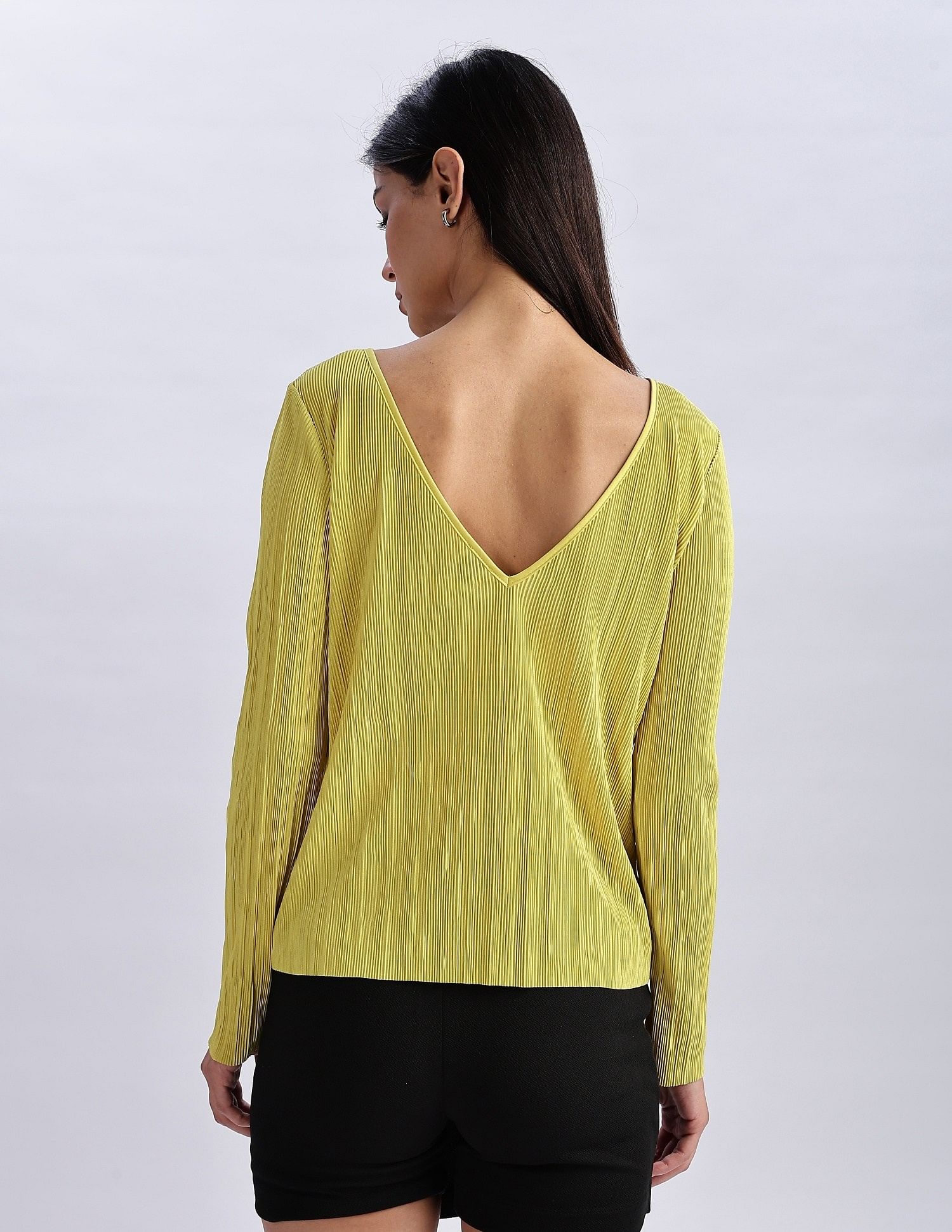 Calvin Klein Jeans Slim Fit Polyester Round Neck Tops
