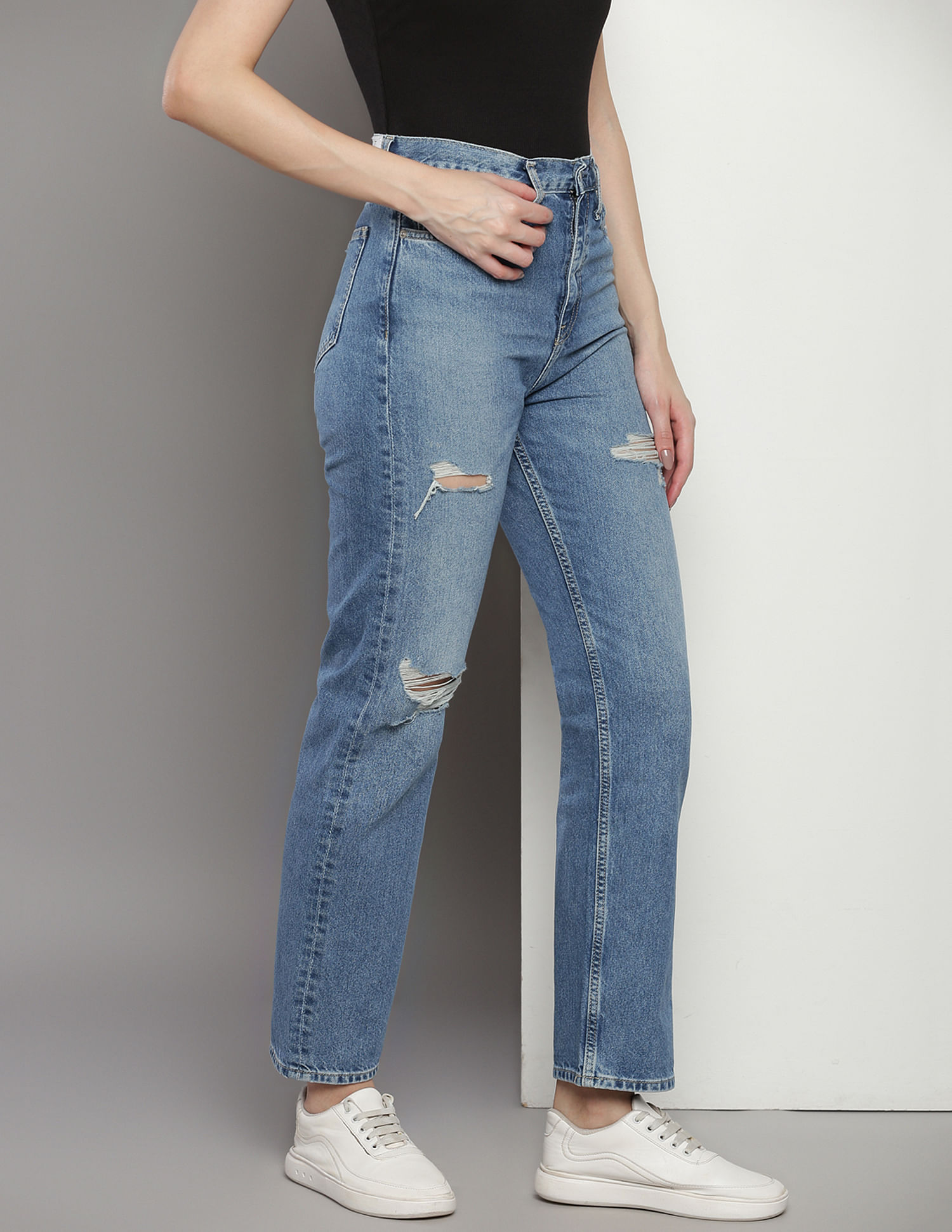 Calvin Klein High Rise Straight Fit Jeans