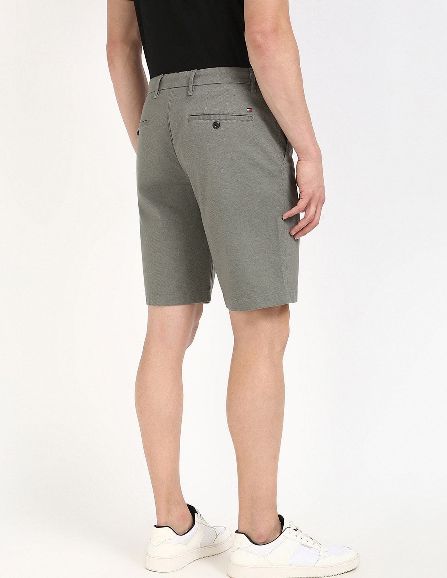 Tommy Hilfiger Relaxed Fit Solid Mid Rise Shorts