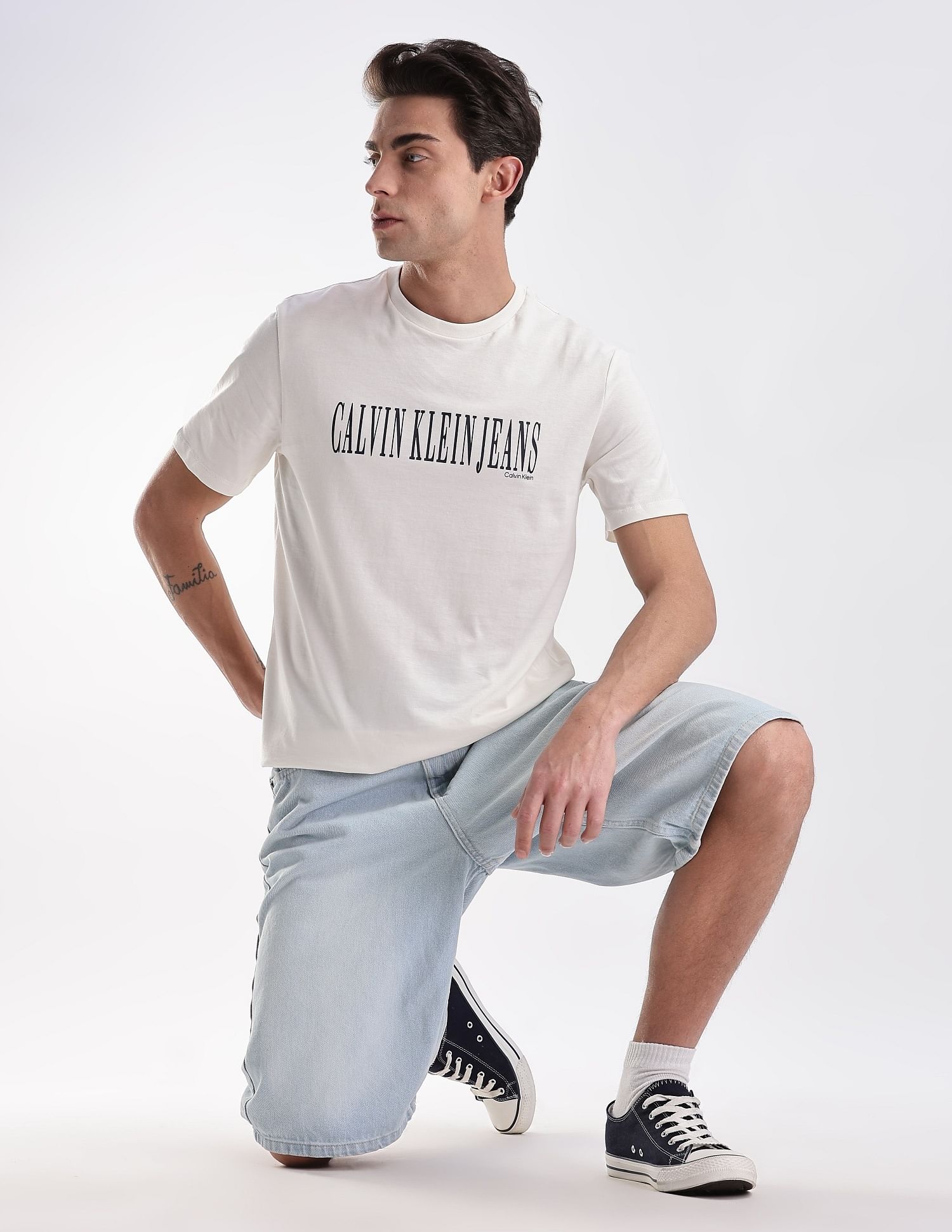 Calvin Klein Jeans Regular-Fit Logo Cotton T-Shirt