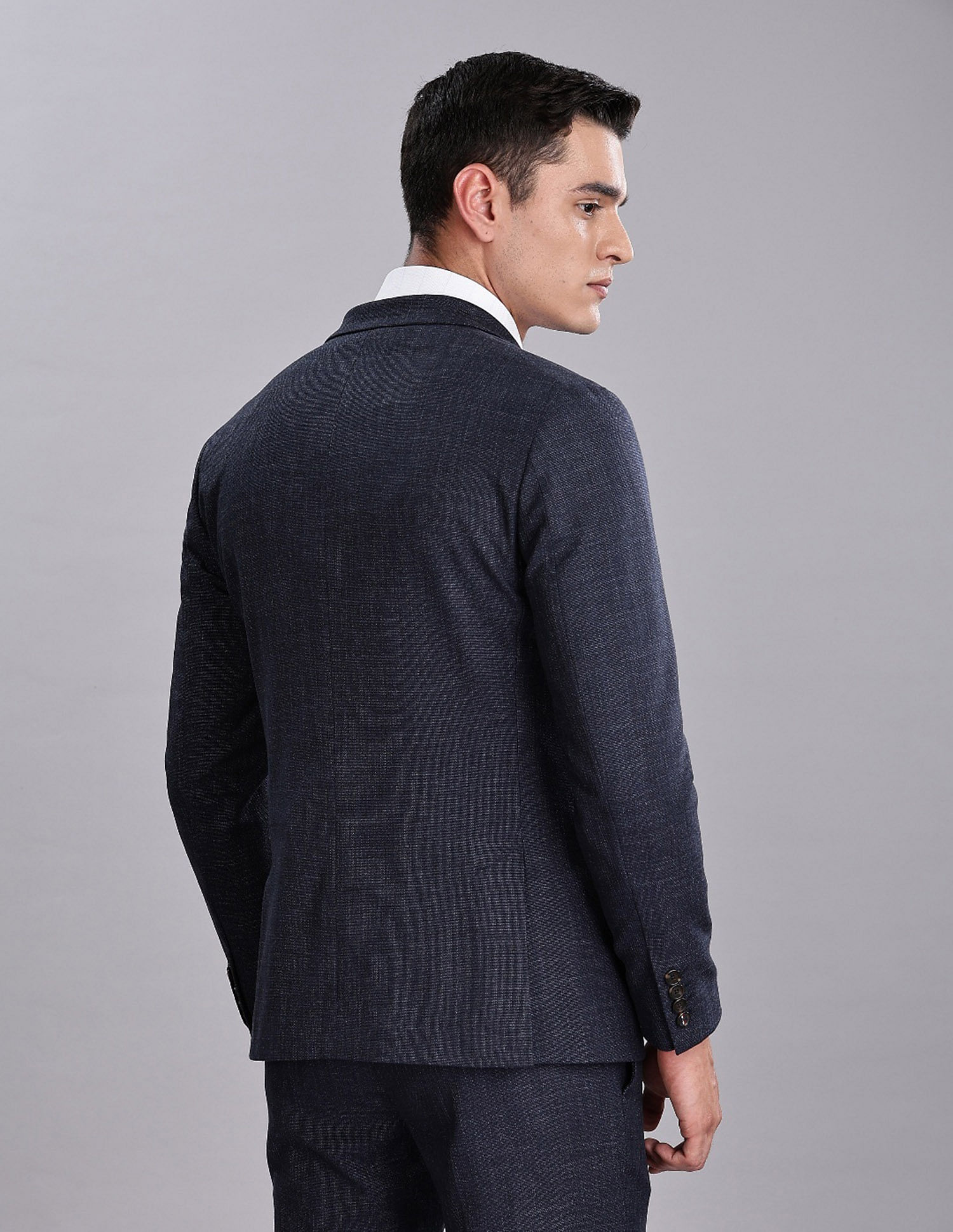 Tommy Hilfiger Solid Regular-Fit Polyester Single Breasted Blazer
