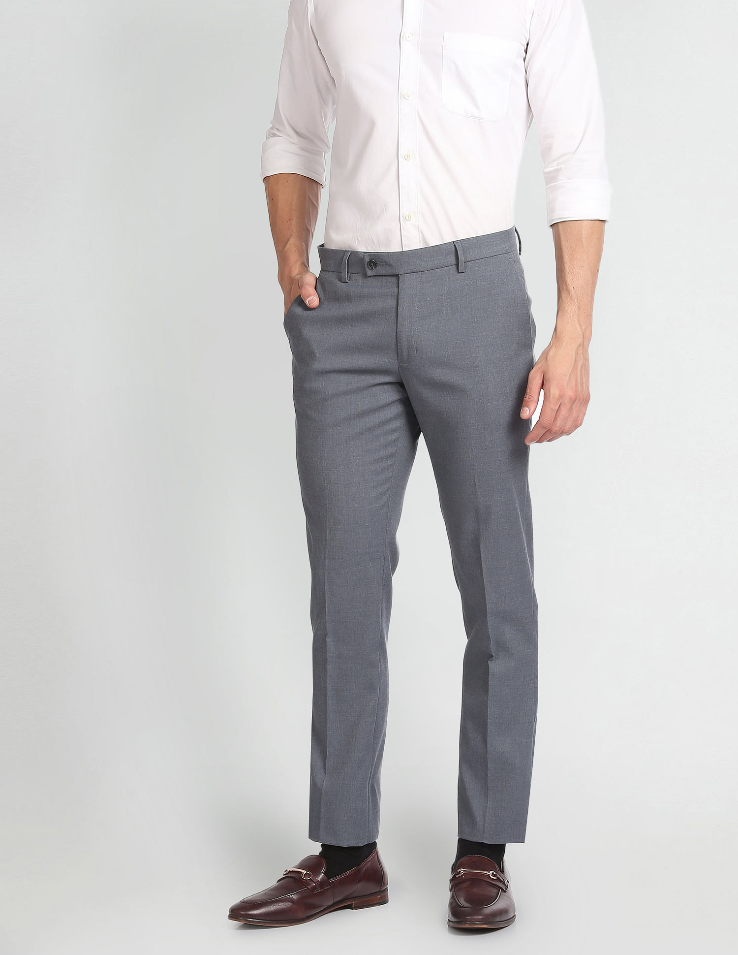 Buy Men Black Solid Regular Fit Trousers Online - 173298 | Peter England