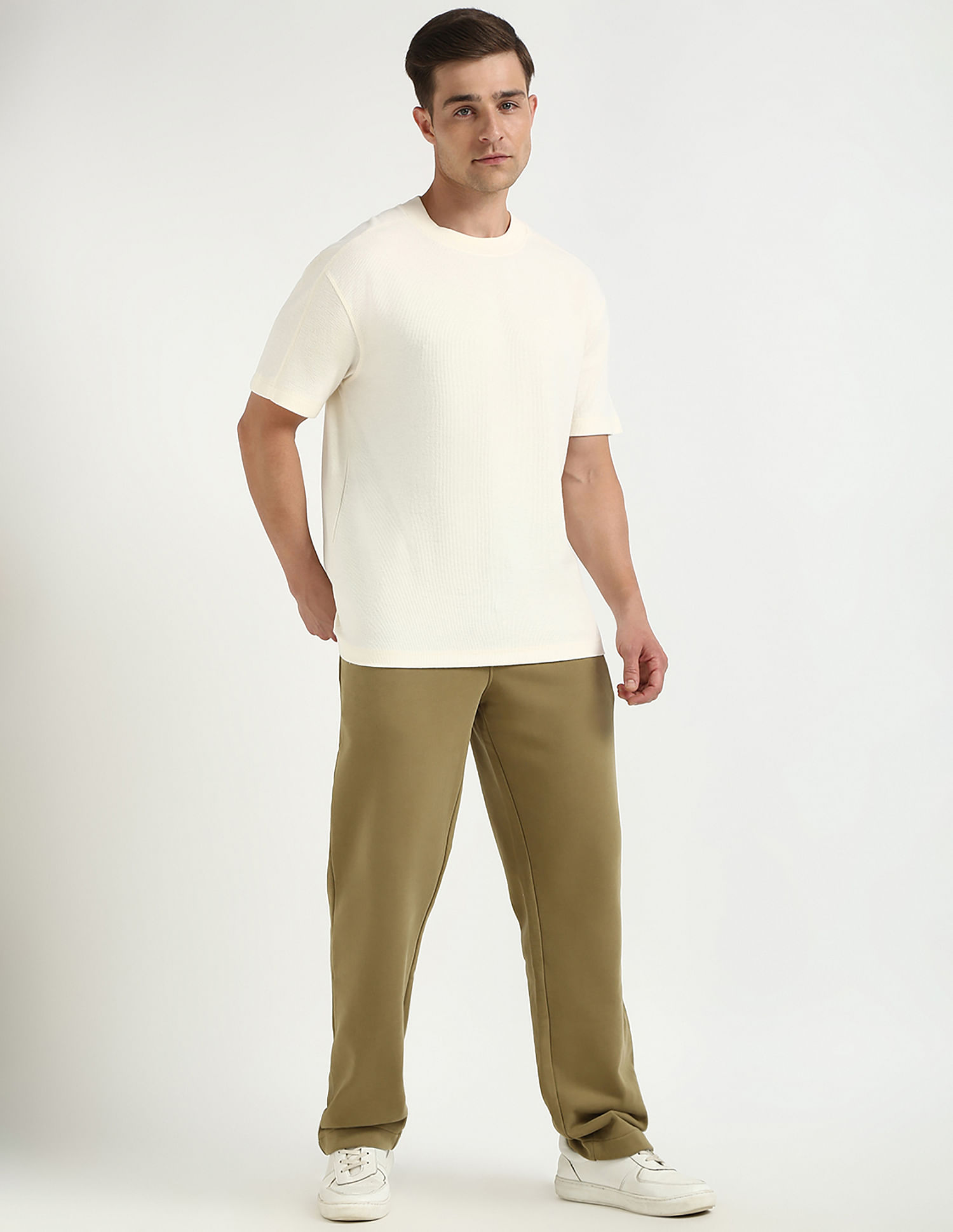 Calvin Klein Jeans Solid Relaxed-Fit Cotton T Shirt