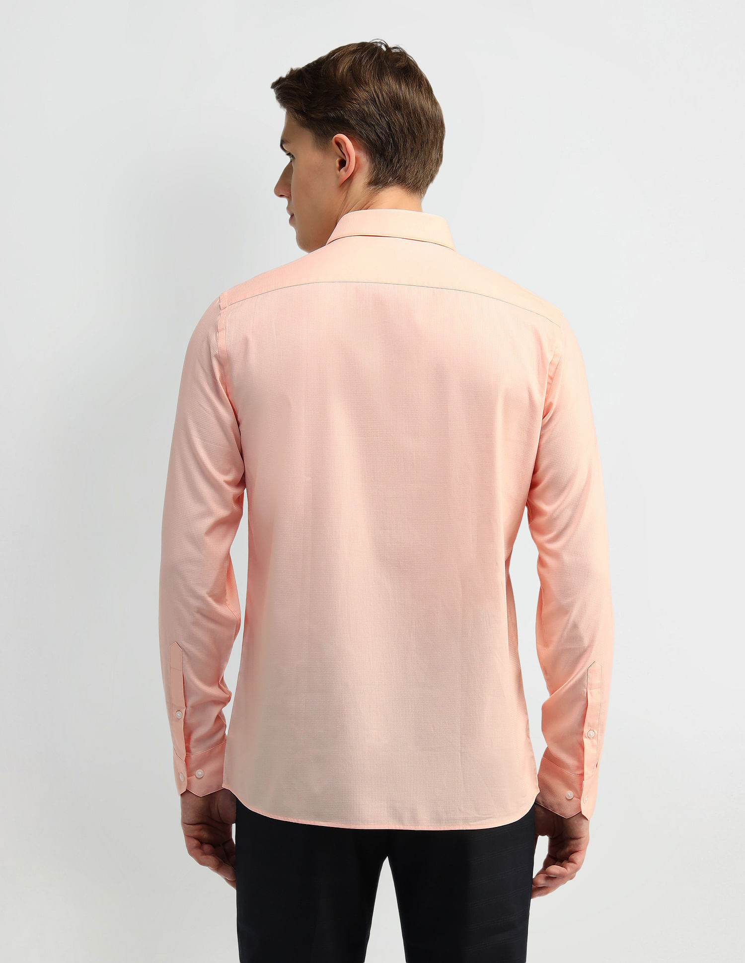 Arrow Solid Manhattan Slim Fit Shirt
