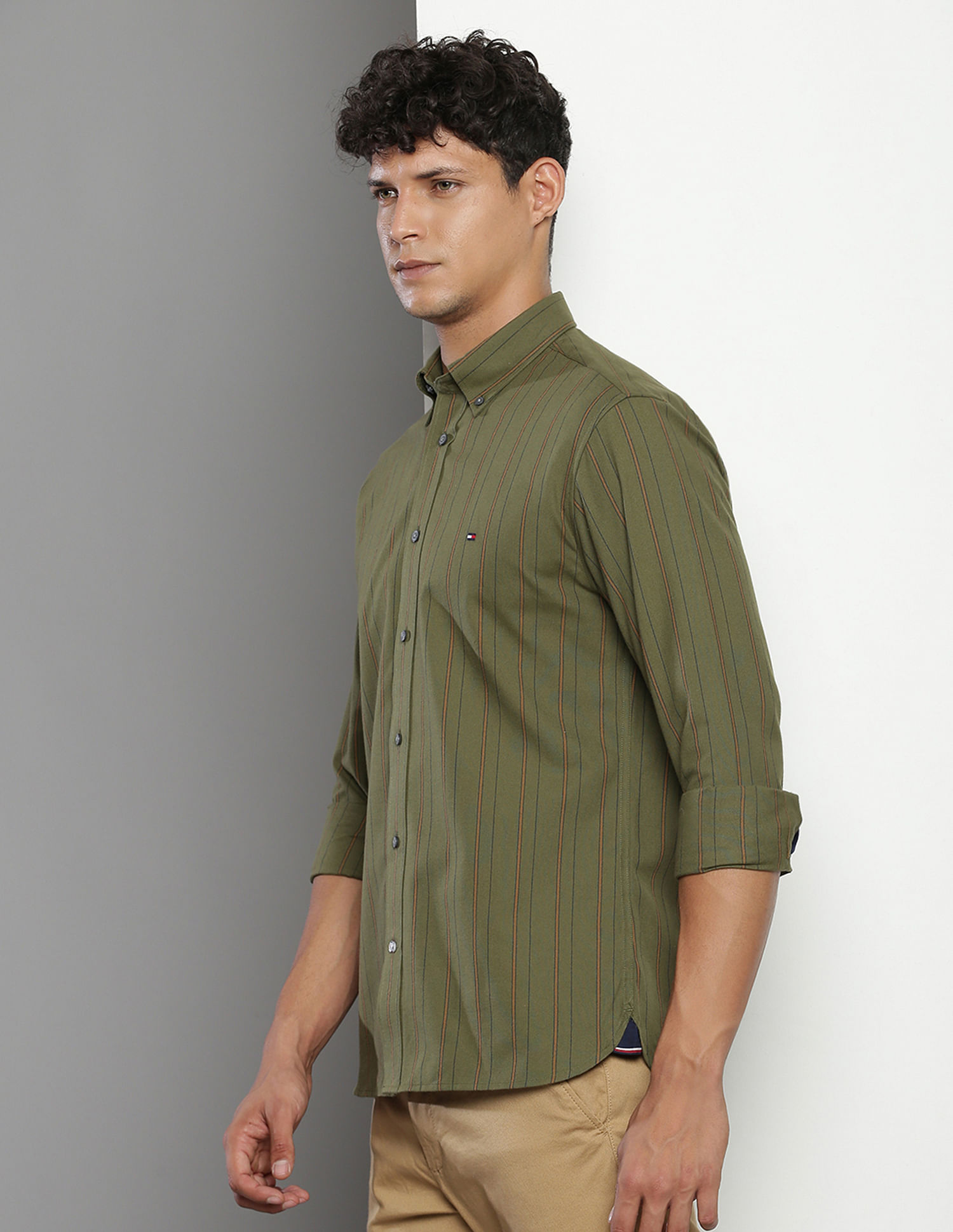 Tommy hilfiger vertical on sale striped shirt