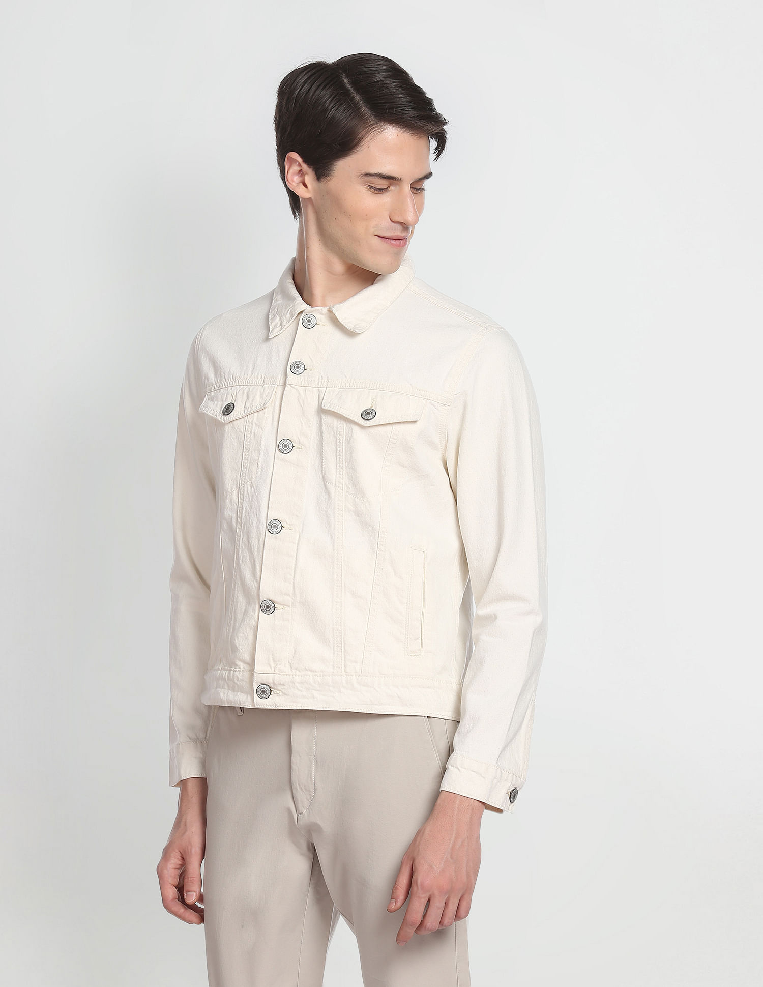 Jean jacket with white collar best sale