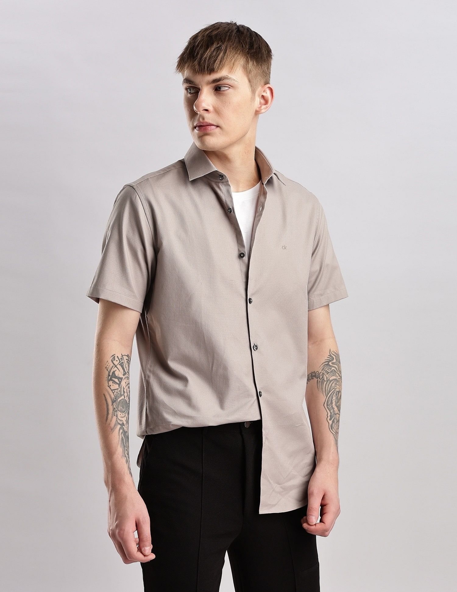 Calvin Klein Jeans Solid Slim Fit Dobby Woven Shirt