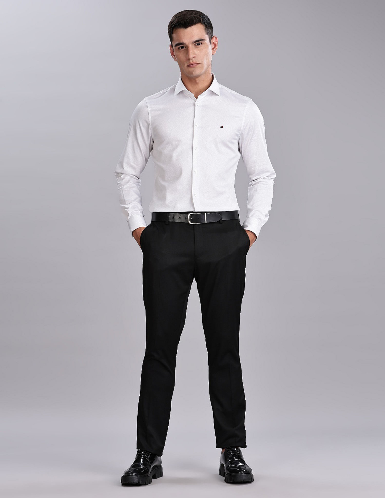 Tommy Hilfiger Regular-Fit Solid Mid Rise Trousers