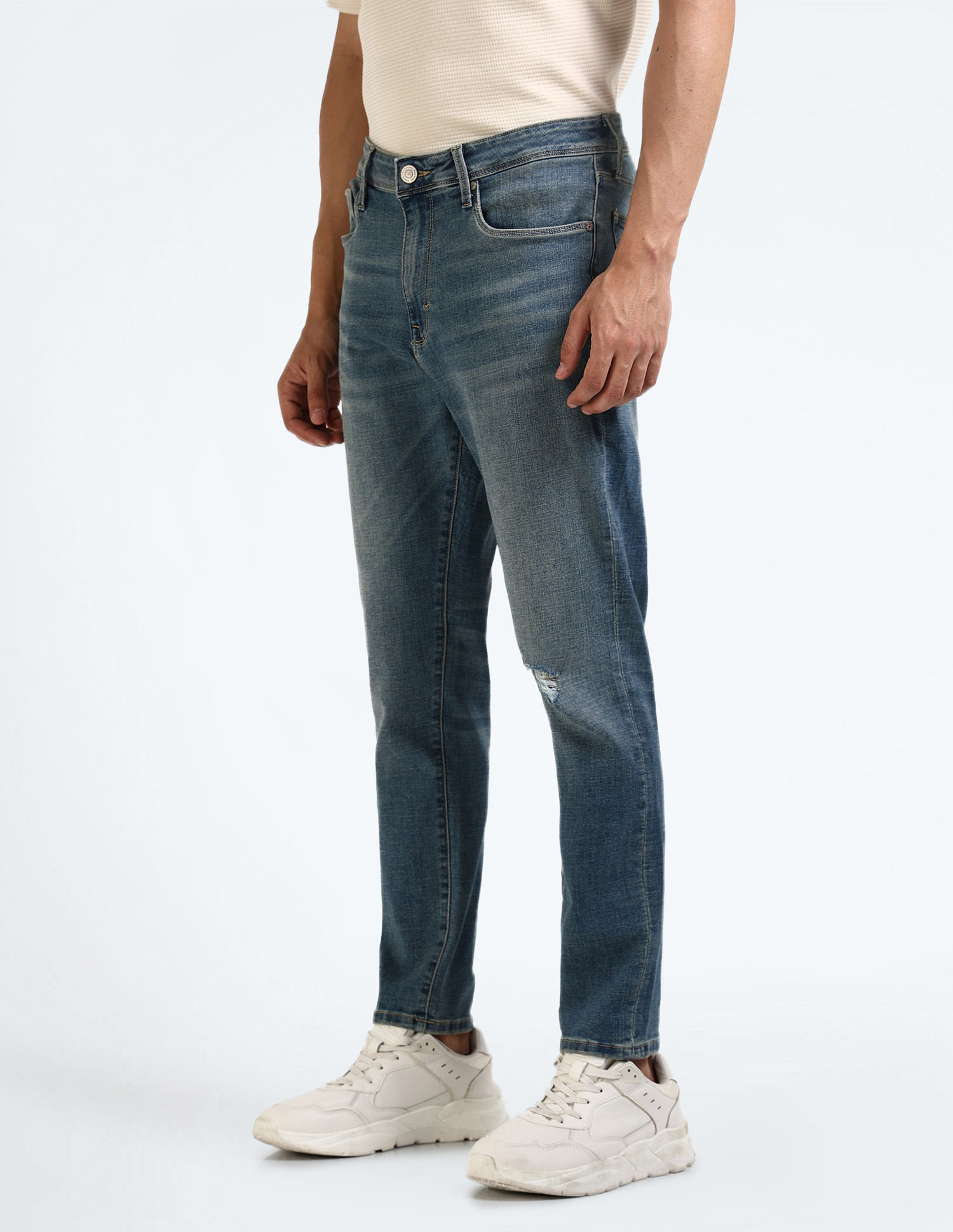 Flying Machine Mankle Relax Tapered Fit Distressed Jeans