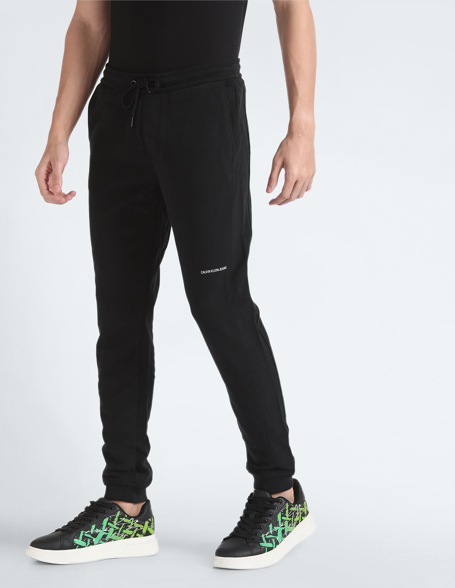 Buy Calvin Klein Mid Rise Solid Joggers - NNNOW.com