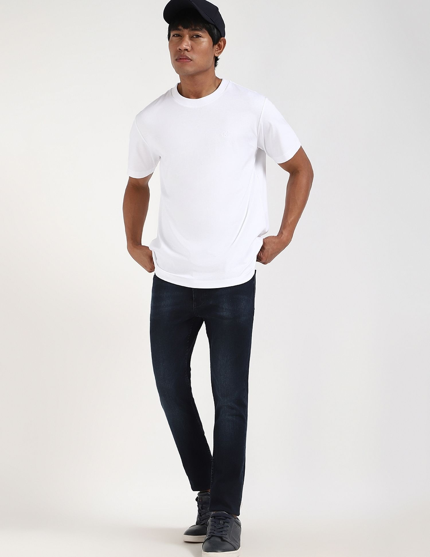 Calvin Klein Jeans Solid Regular-Fit Cotton T Shirt