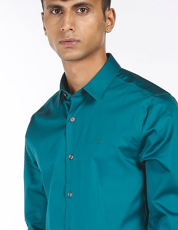 Calvin Klein Men Teal Spread Collar Solid Casual Shirt