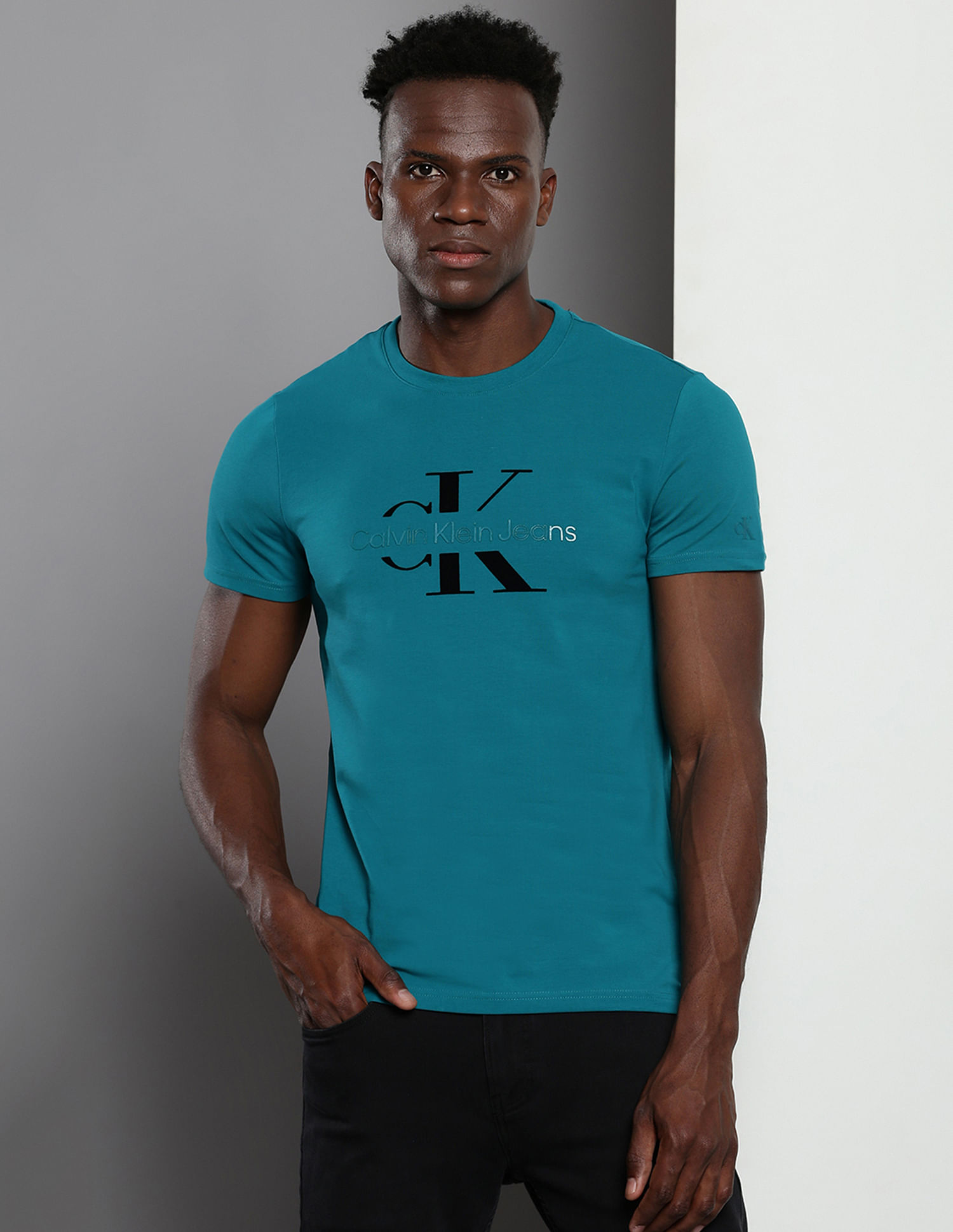 Calvin Klein Disrupted Outline Monologo T-Shirt