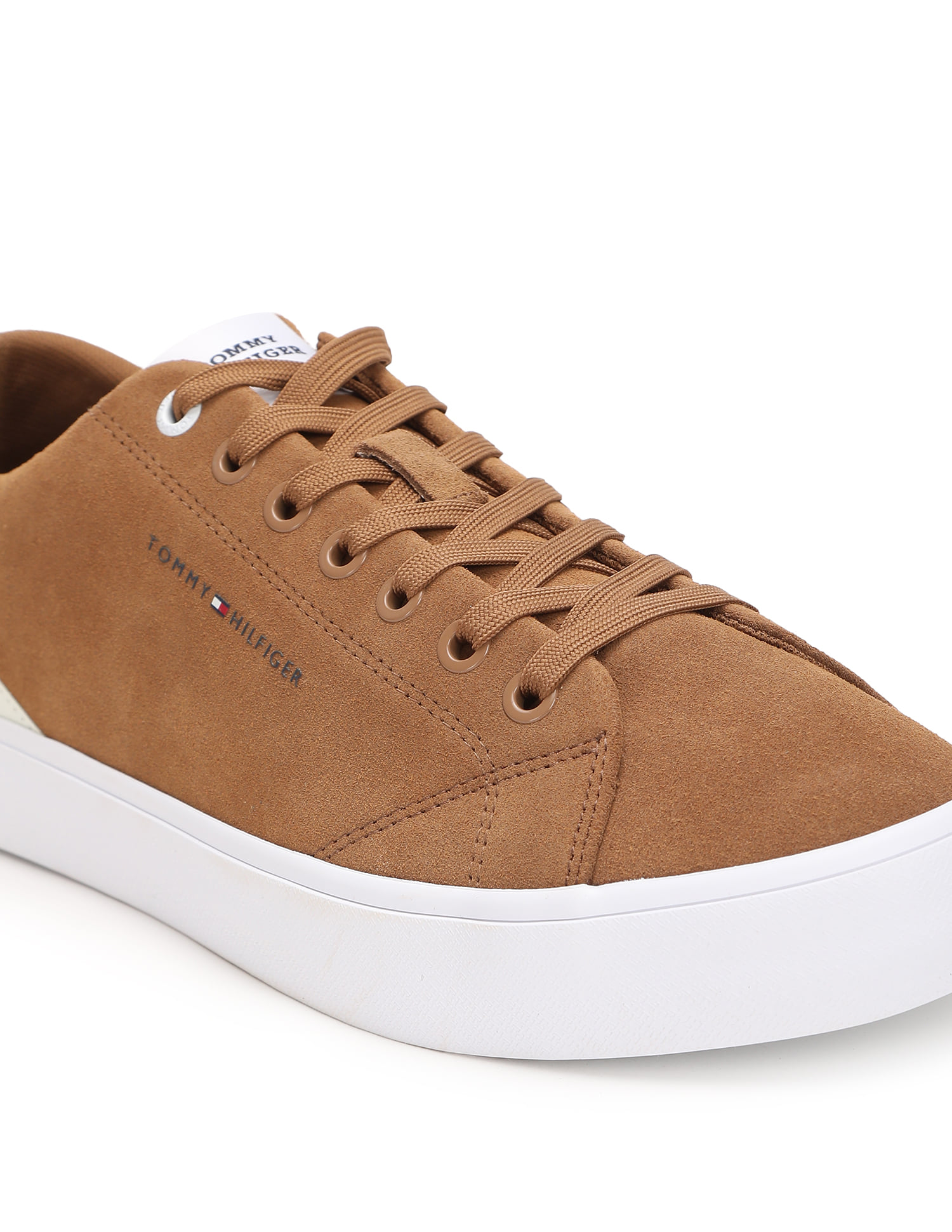 Buy Tommy Hilfiger Men Low Top Core Suede Sneakers - NNNOW.com display picture 1