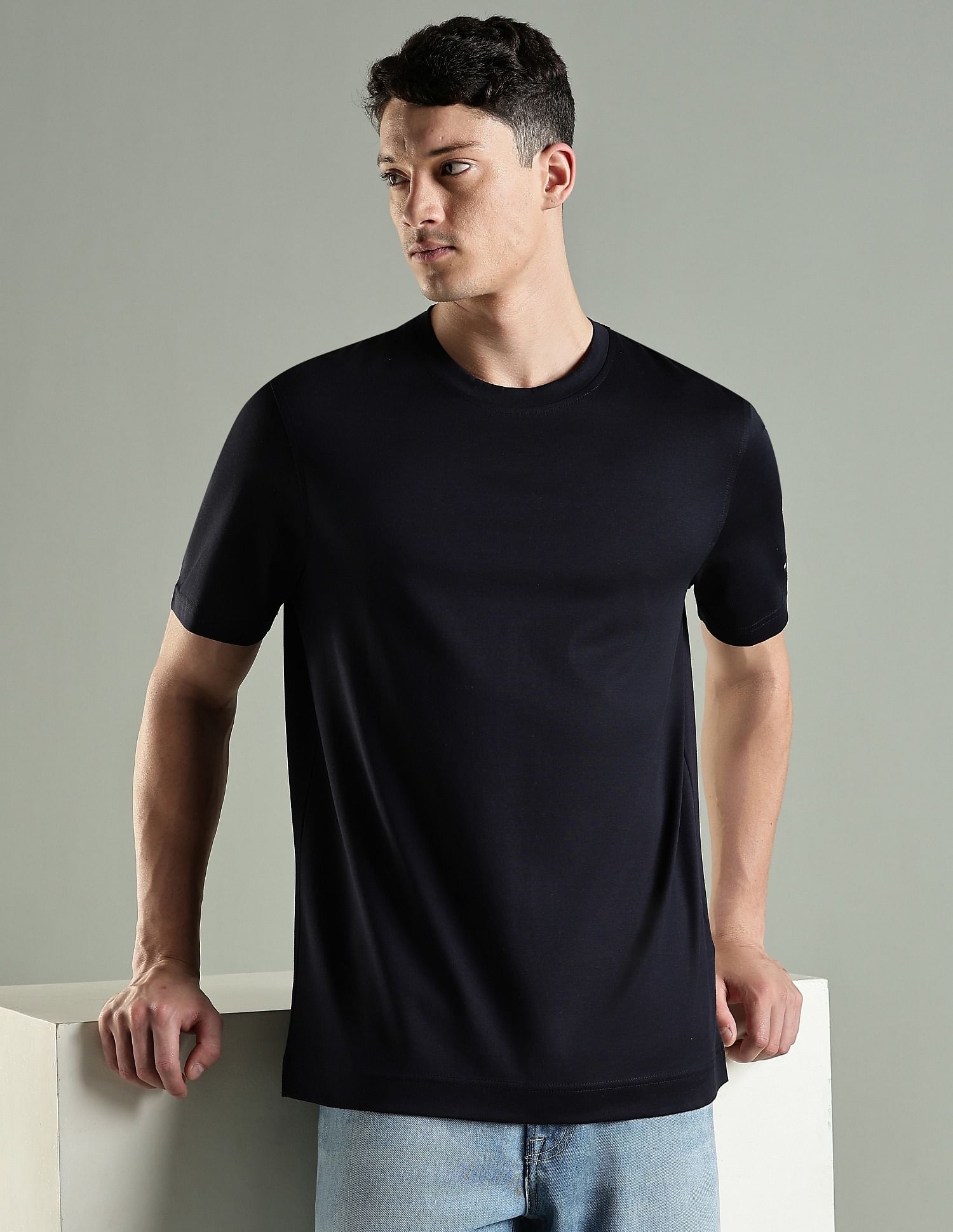 Tommy Hilfiger Solid Regular Fit Cotton T-Shirt