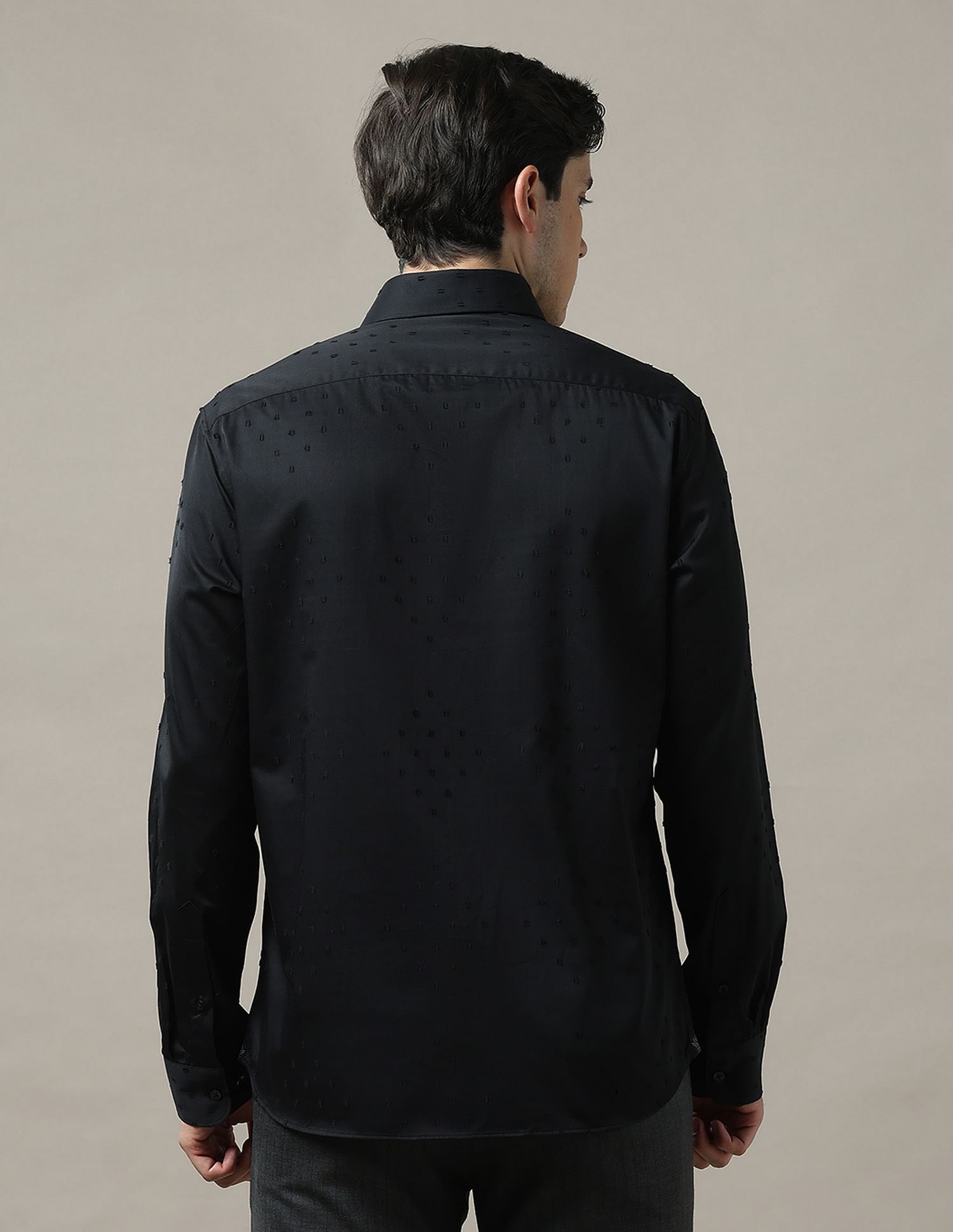 Arrow Textured Tailored Fit 1851 Shirt
