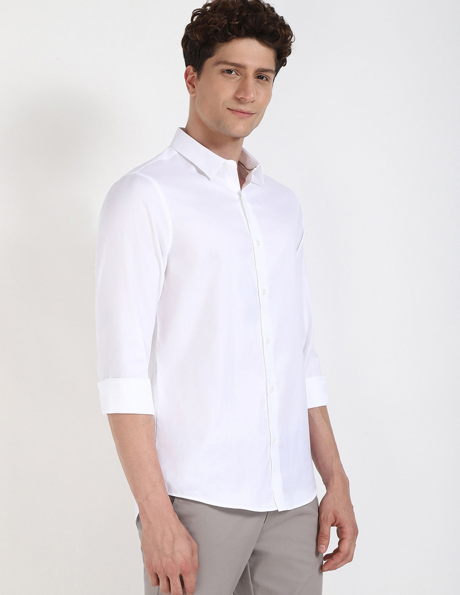 Calvin Klein Jeans Solid Slim-Fit Oxford Woven Shirt