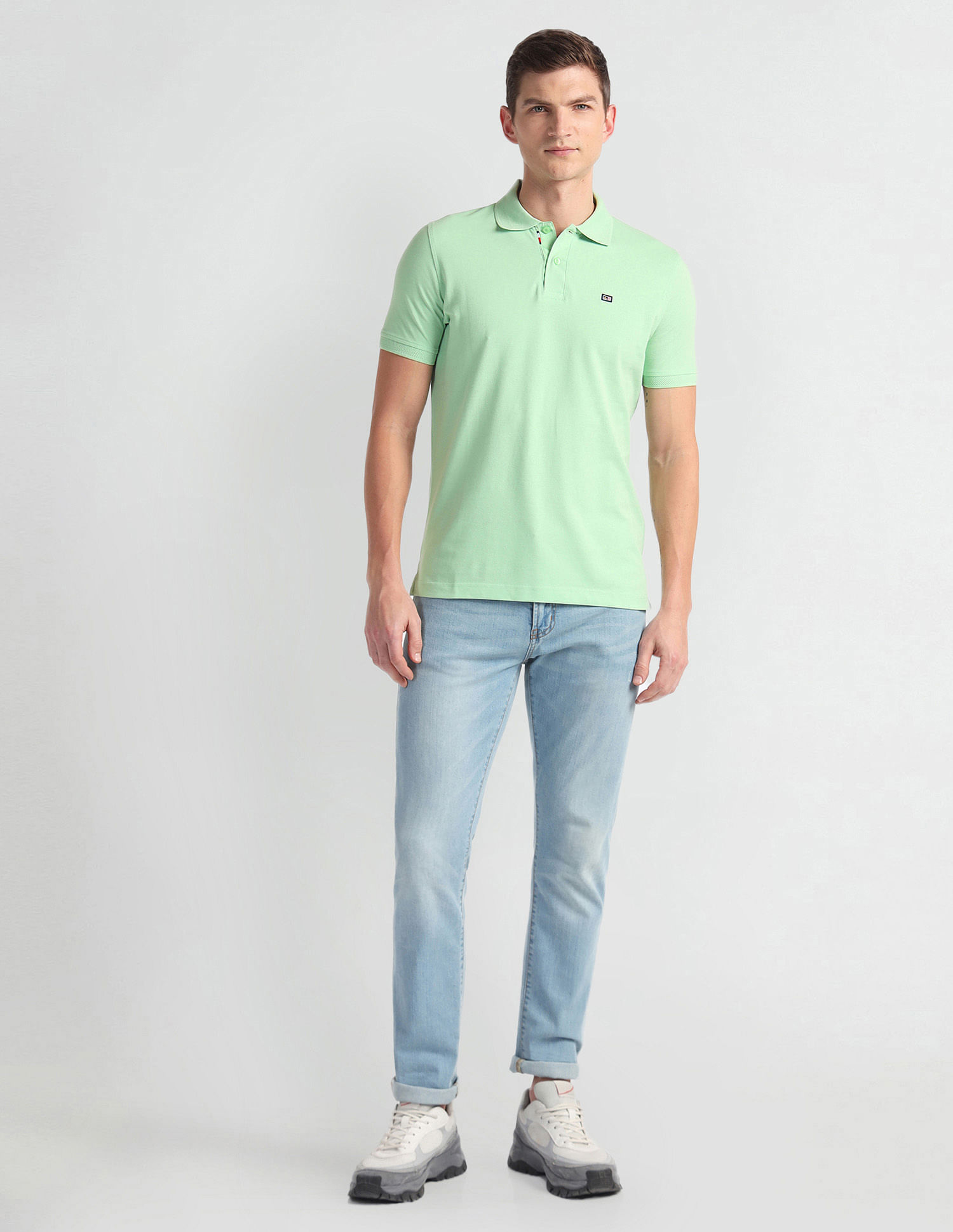 Arrow Sports Patterned Collar Solid Polo Shirt