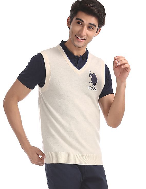 White Large And Medium V Neck Sleeveless Sweater at Rs 130/piece in Delhi