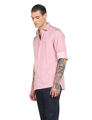 Buy Tommy Hilfiger Men Pink Preppy Stripe Slim Fit Casual Shirt