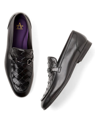 North Man 、AMOMENTO Synthetic Leather Buy Arrow Men Leather Santam Slip On Shoes - NNNOW.com