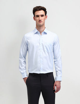 Arrow Solid Manhattan Slim Fit Shirt