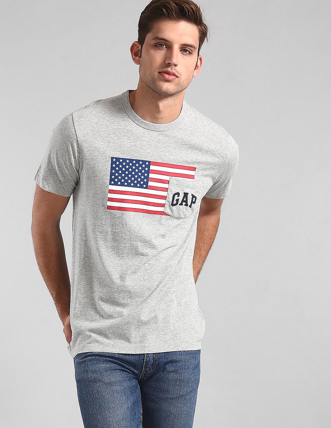 Buy GAP Men Grey Us Flag T-Shirt - NNNOW.com