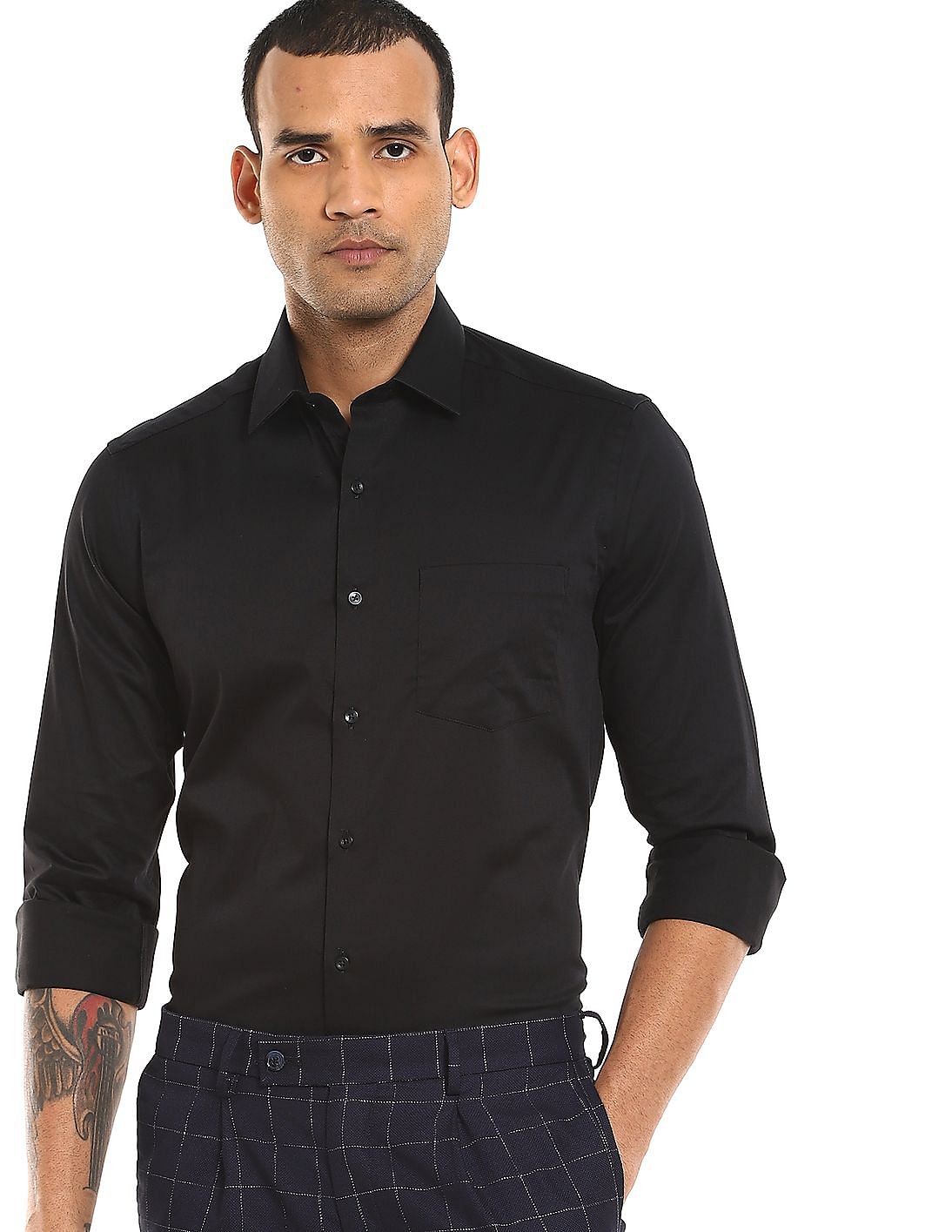 Buy Arrow Men Black Slim Fit Solid Formal Shirt - NNNOW.com