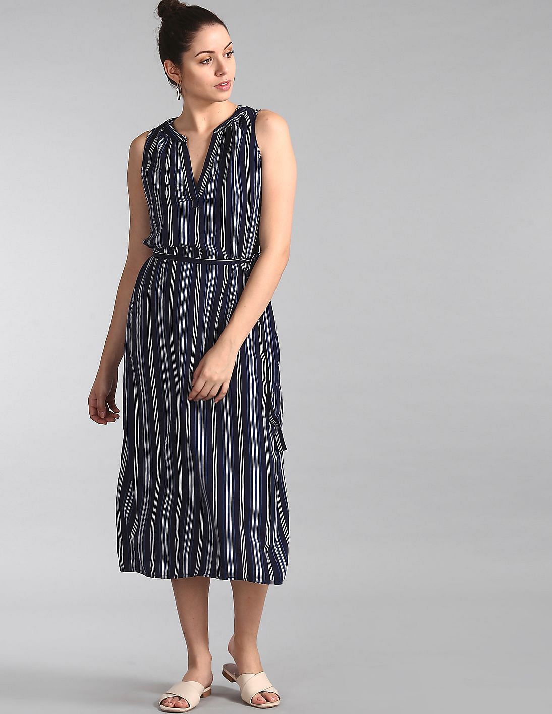 Buy GAP Women Blue Sleeveless Zen Striped Maxi Dress - NNNOW.com